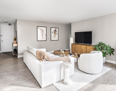 2626 N Lakeview Avenue - Photo Thumbnail 6