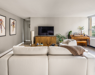 2626 N Lakeview Avenue - Photo Thumbnail 4