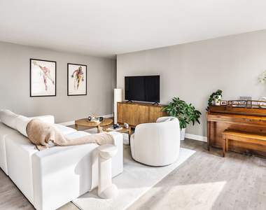 2626 N Lakeview Avenue - Photo Thumbnail 5