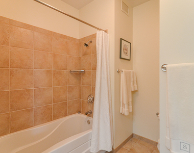 25 E Superior Street - Photo Thumbnail 15