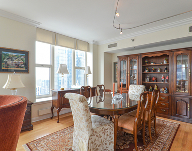 25 E Superior Street - Photo Thumbnail 4