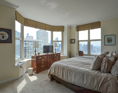 25 E Superior Street - Photo Thumbnail 8