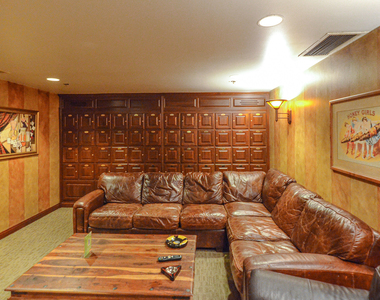 25 E Superior Street - Photo Thumbnail 38