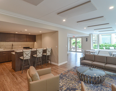 25 E Superior Street - Photo Thumbnail 40