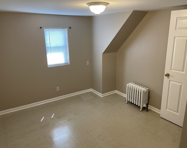 714 Broadway Avenue - Photo Thumbnail 8