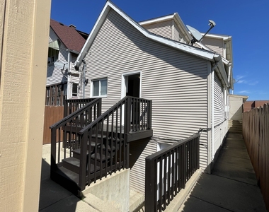 714 Broadway Avenue - Photo Thumbnail 12