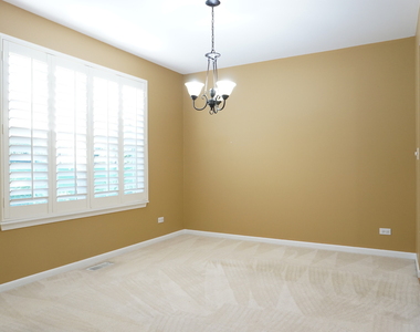172 Crescent Lane - Photo Thumbnail 3
