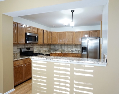 172 Crescent Lane - Photo Thumbnail 6