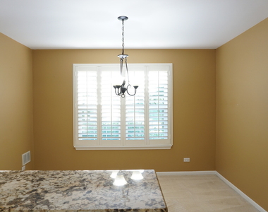 172 Crescent Lane - Photo Thumbnail 5