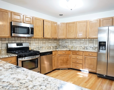 172 Crescent Lane - Photo Thumbnail 7