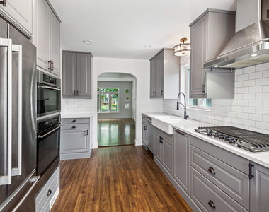 6114 N Lenox Avenue - Photo Thumbnail 2