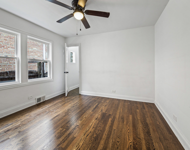 6114 N Lenox Avenue - Photo Thumbnail 9