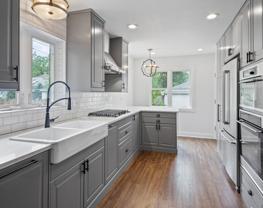 6114 N Lenox Avenue - Photo Thumbnail 1