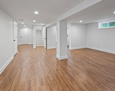 6114 N Lenox Avenue - Photo Thumbnail 10