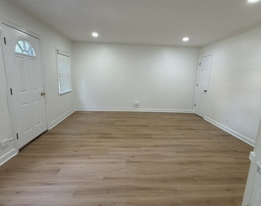 1721 Prospect Avenue - Photo Thumbnail 4