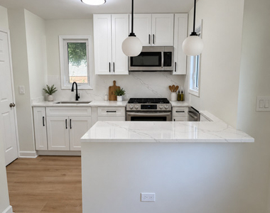 1721 Prospect Avenue - Photo Thumbnail 2