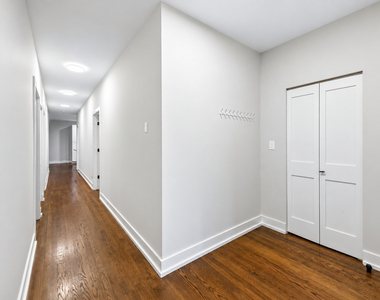 6453 N Bosworth Avenue - Photo Thumbnail 2