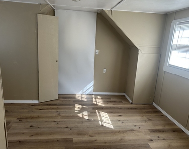 2209 1st Street - Photo Thumbnail 7
