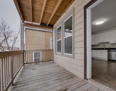 2842 N Avers Avenue - Photo Thumbnail 16