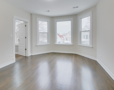 2842 N Avers Avenue - Photo Thumbnail 5