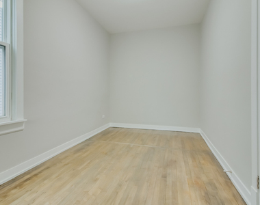 2842 N Avers Avenue - Photo Thumbnail 15