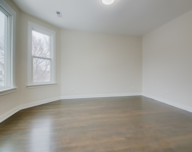 2842 N Avers Avenue - Photo Thumbnail 6