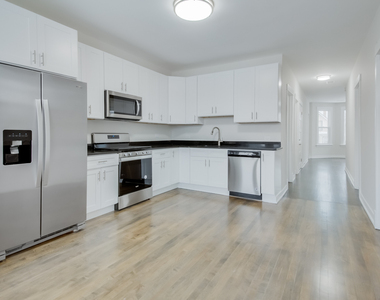 2842 N Avers Avenue - Photo Thumbnail 1