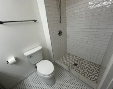1826 S Michigan Avenue - Photo Thumbnail 9