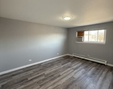 1685 Harbor Avenue - Photo Thumbnail 4