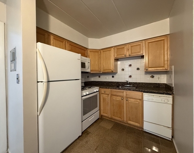 409 S Maple Avenue - Photo Thumbnail 6