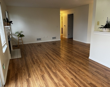 2117 Orchard Lane - Photo Thumbnail 9