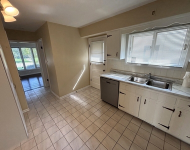 333 Scott Street - Photo Thumbnail 5