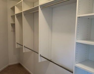 140 Roundtree Court - Photo Thumbnail 6