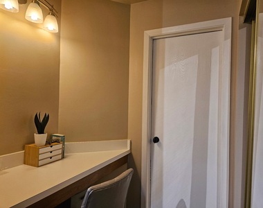 1053 Rockport Drive - Photo Thumbnail 3
