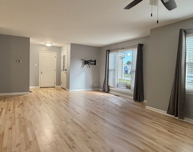 700 Woodbine Lane - Photo Thumbnail 9