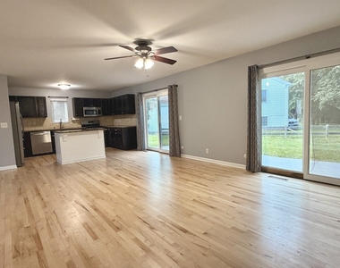 700 Woodbine Lane - Photo Thumbnail 5