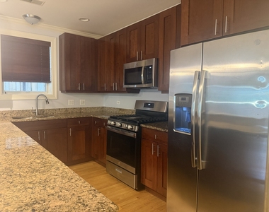 4332 N Ashland Avenue - Photo Thumbnail 2