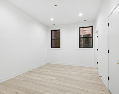 1331 W Taylor Street - Photo Thumbnail 2
