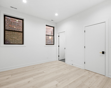 1331 W Taylor Street - Photo Thumbnail 3