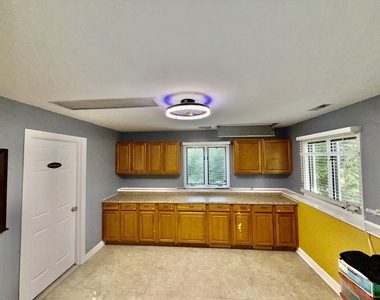 102 Adair Court - Photo Thumbnail 9