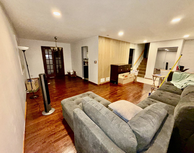 102 Adair Court - Photo Thumbnail 2