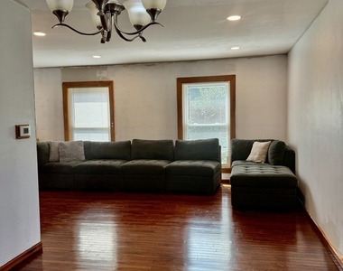102 Adair Court - Photo Thumbnail 20