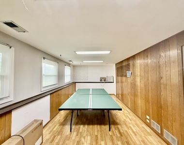 102 Adair Court - Photo Thumbnail 14