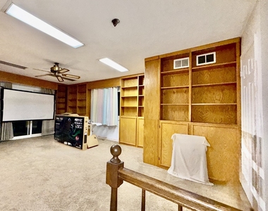 102 Adair Court - Photo Thumbnail 11