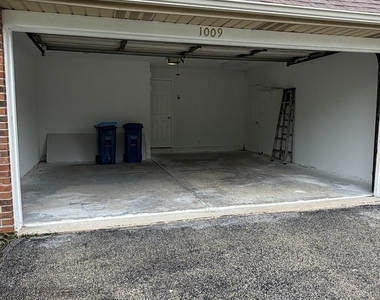 1009 Pheasant Run Lane - Photo Thumbnail 2