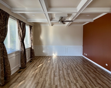 3183 Davey Court - Photo Thumbnail 3