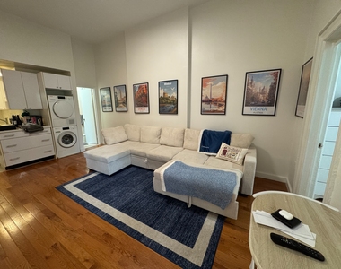 17 West 89th Street - Photo Thumbnail 1