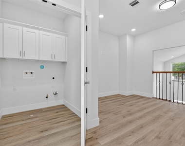 1071 Ferguson Way - Photo Thumbnail 28