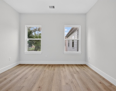 1071 Ferguson Way - Photo Thumbnail 38