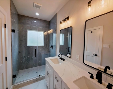 1071 Ferguson Way - Photo Thumbnail 10
